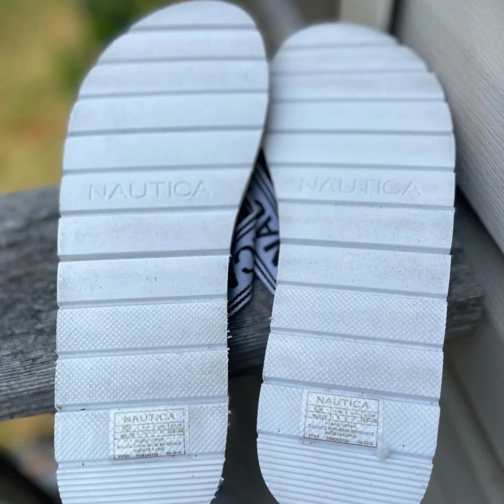 Náutica logo thong sandal